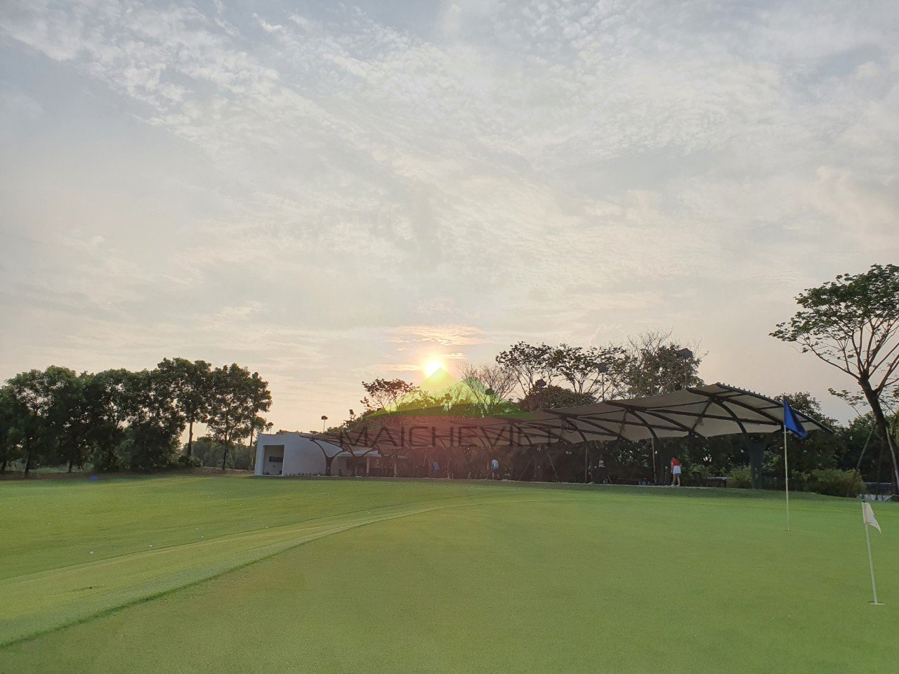 thiet ke va thi cong mai che san golf ecopark hung yen