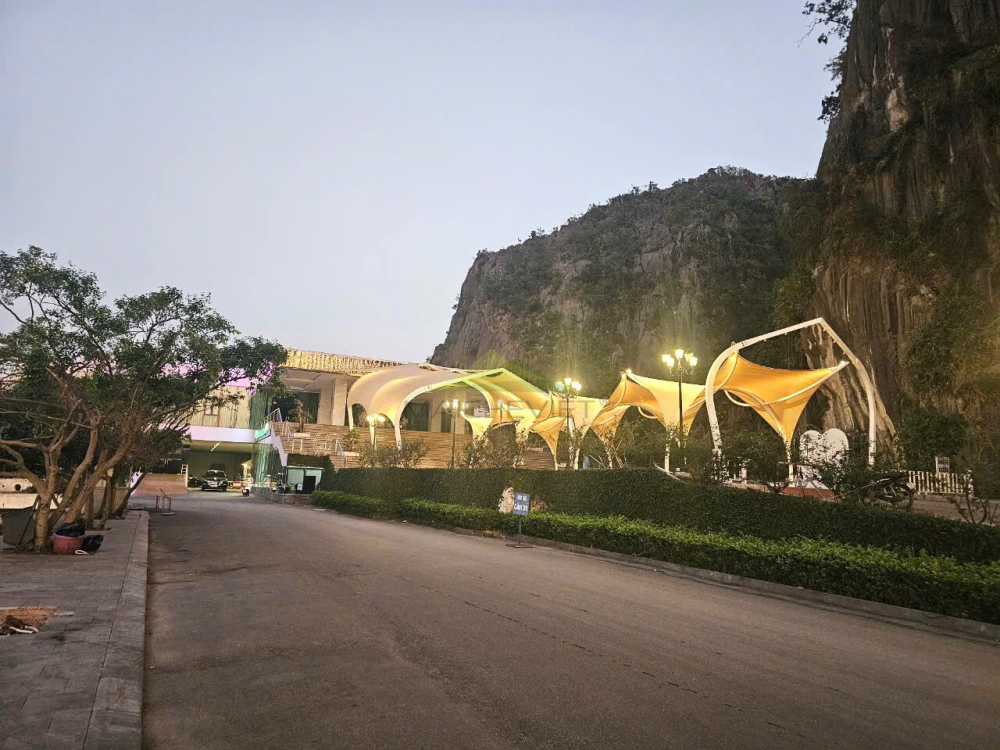 ho co tien convention center