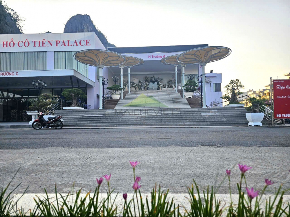 ho co tien convention center